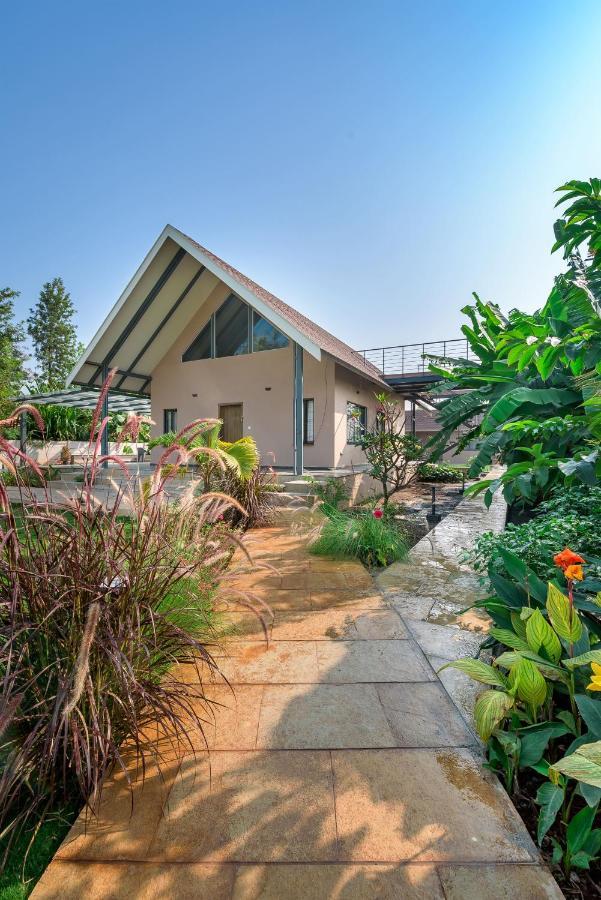 Saffronstays Eden, Nashik - Pet-Friendly Villa With Pool, Jacuzzi & Grape Farm 외부 사진