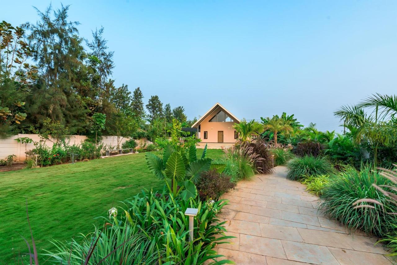 Saffronstays Eden, Nashik - Pet-Friendly Villa With Pool, Jacuzzi & Grape Farm 외부 사진