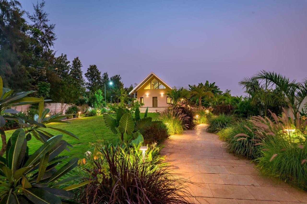 Saffronstays Eden, Nashik - Pet-Friendly Villa With Pool, Jacuzzi & Grape Farm 외부 사진