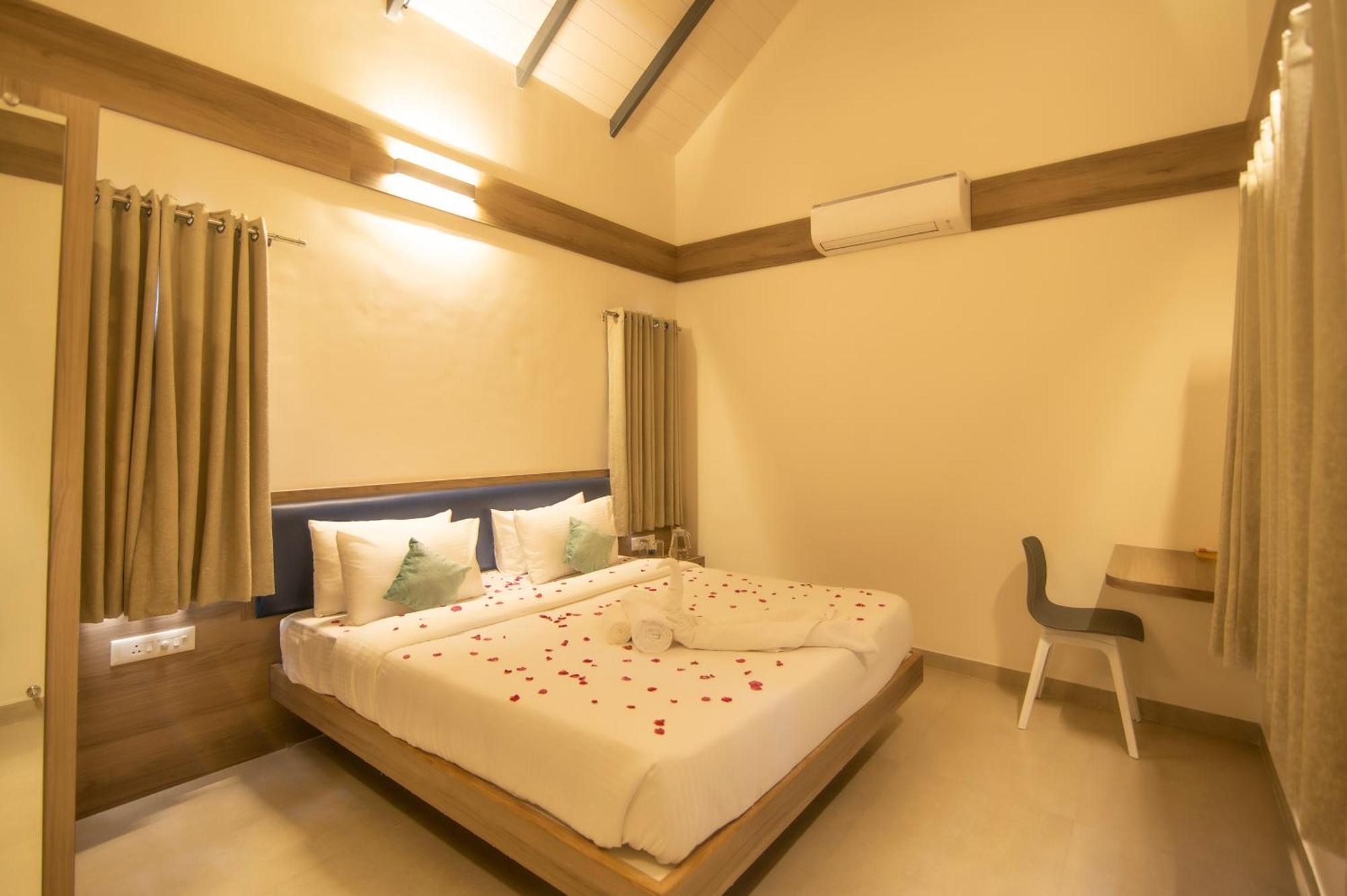 Saffronstays Eden, Nashik - Pet-Friendly Villa With Pool, Jacuzzi & Grape Farm 외부 사진